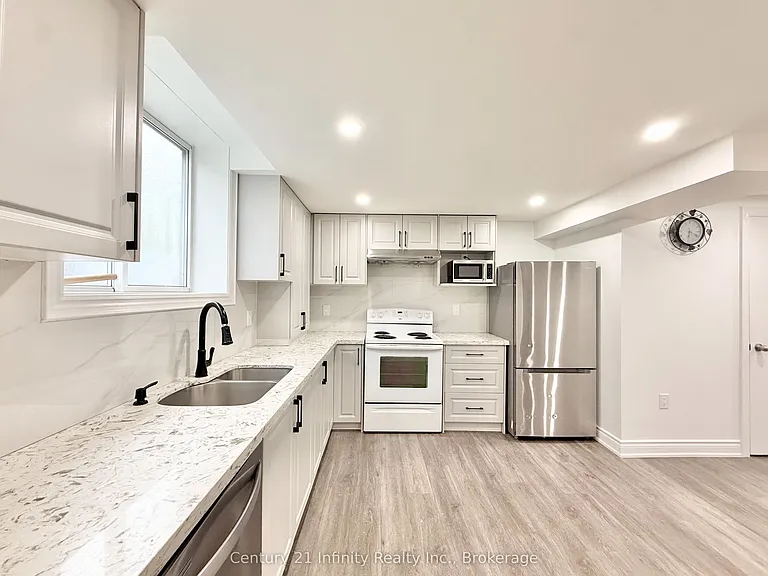 11 Meadowglen Dr — Photo 12