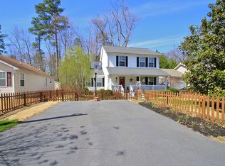 345 9th St, Colonial Beach, VA 22443