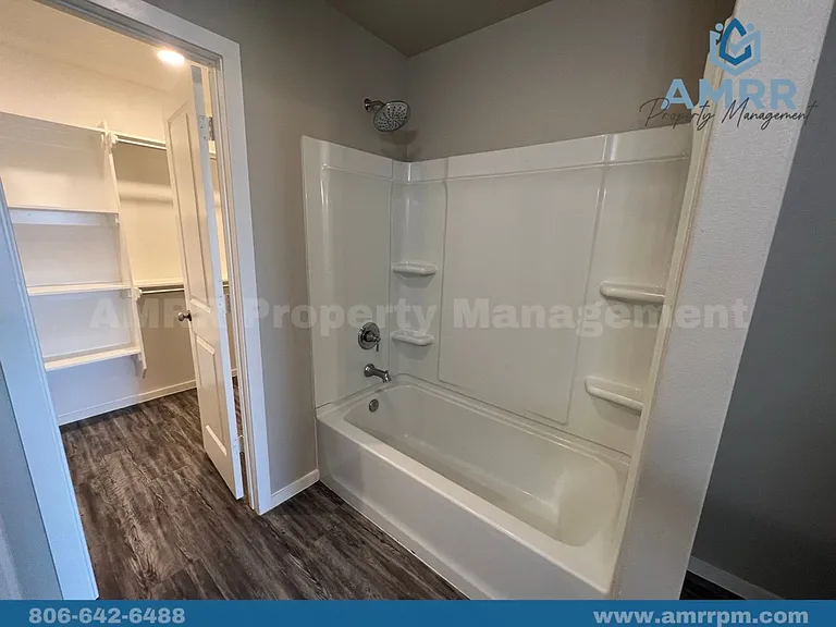 2105 N Avenue K — Photo 9