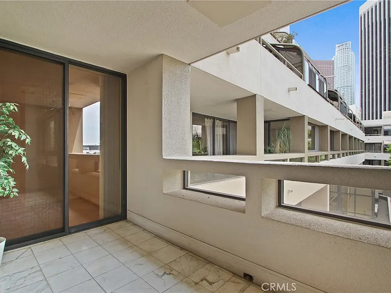 121 S Hope St #318 — Photo 11