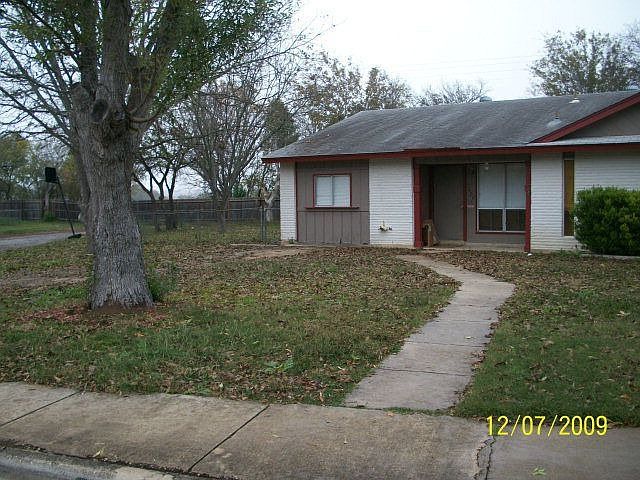 2nd image of 1428 Chestnut Dr