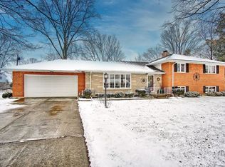 331 Magnolia Dr, Englewood, OH