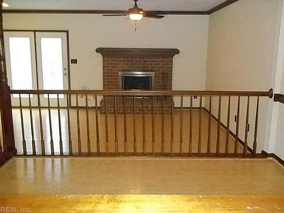 3rd image of 4750 Bay Quarter Ct