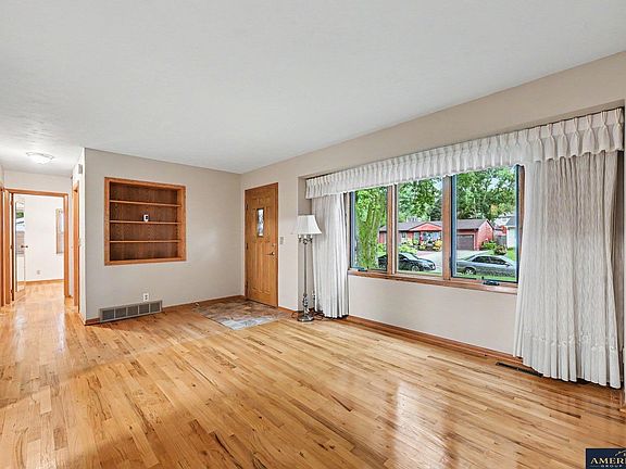 5th image of 3417 S 126th Ave