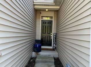 34W685 Roosevelt Ave UNIT B, Saint Charles, IL 60174