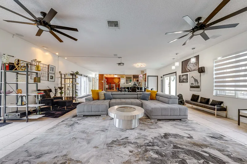 3609 SW 58th Ave