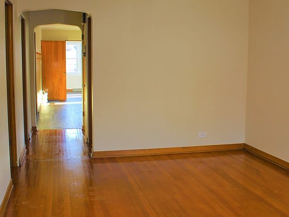4th image of 3539 S 58th Ave