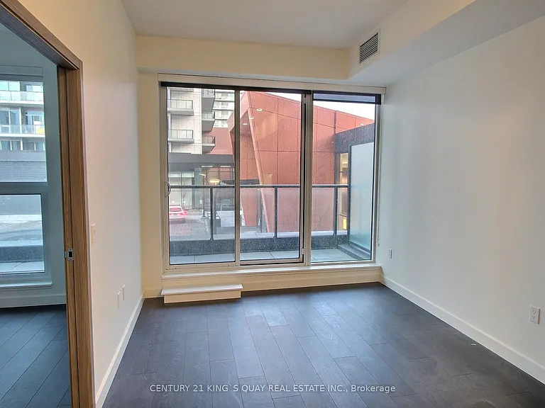 85 McMahon Dr #211 — Photo 8