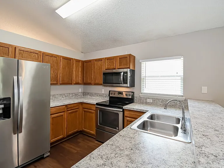 2741 Acorn Park Dr N — Photo 6