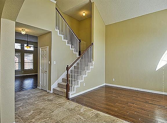 4th image of 1936 Angel Falls Dr