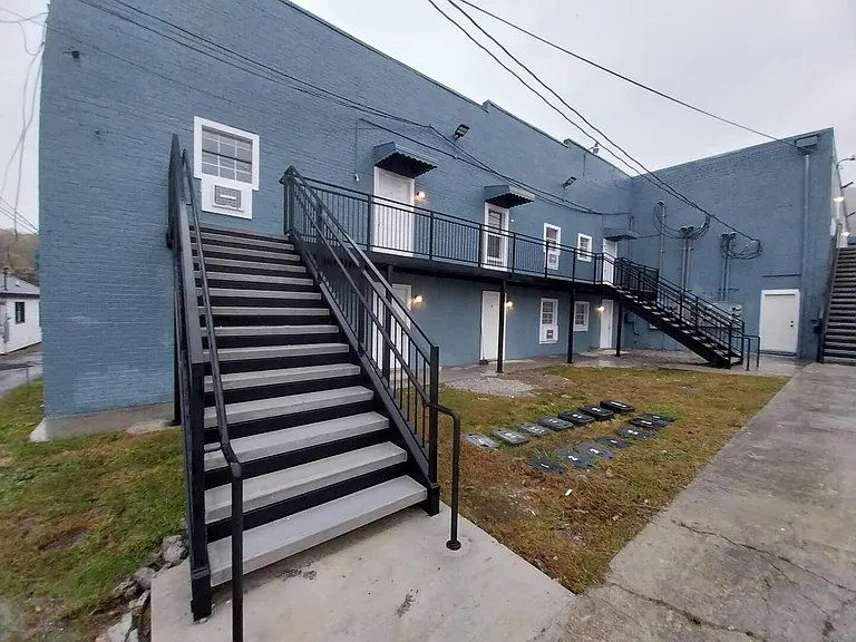 610 S Main St #1 — Photo 3
