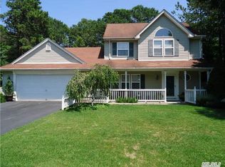 51 Samantha Dr, Coram, NY 11727