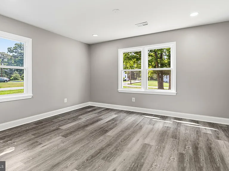 2608 Holly Dr — Photo 13