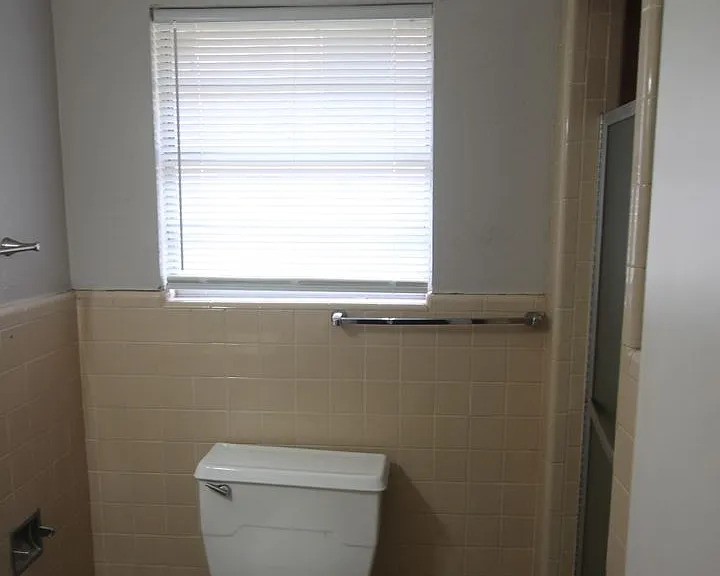 1424 E Houston St Duplex — Photo 18