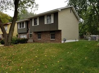 3170 E Redstart Dr, Decatur, IL 62526