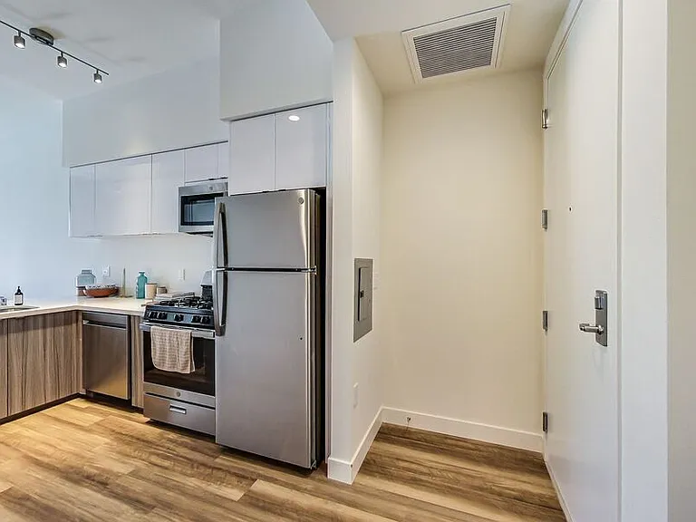 950 Lofts — Photo 25