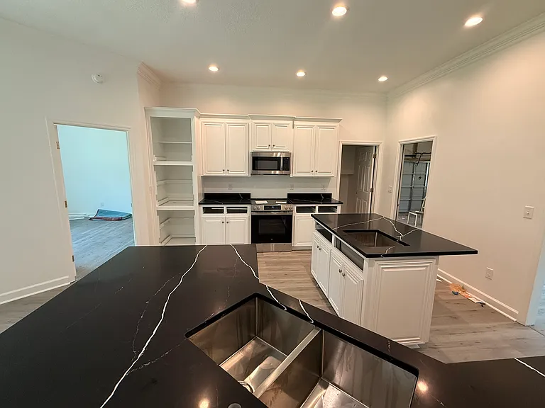 124 Sheryl Ct — Photo 5