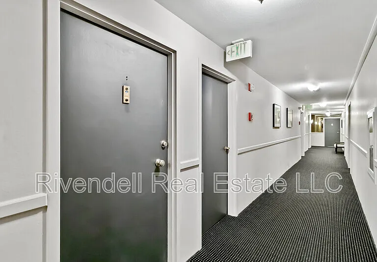 130 N Pearl St #1002 — Photo 13