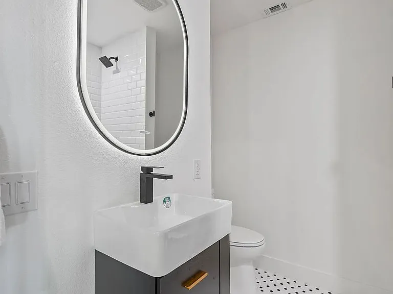 1604 S Oceanshore Blvd — Photo 13