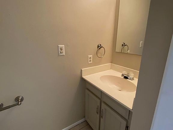 1ST FLOOR HALF BATH