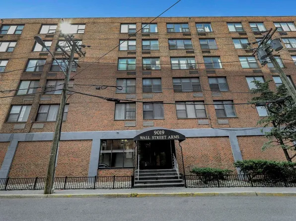 9019 Wall Street image 2 of 17