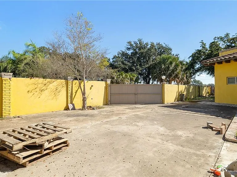 10201 N Ware Rd — Photo 34