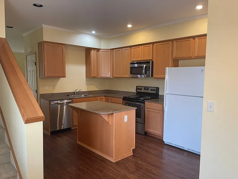210 Sagebrook Ln — Photo 9