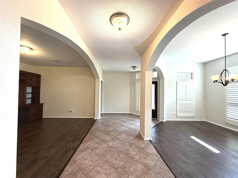 1707 Magnolia Lk — Photo 5