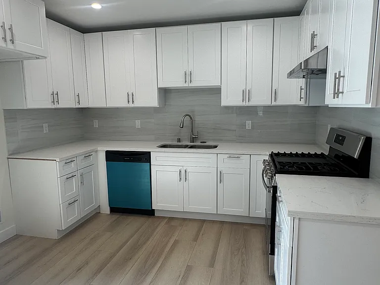 8811 Yates St — Photo 11