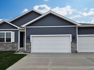 1109 Hillside Pl, Polk City, IA 50226