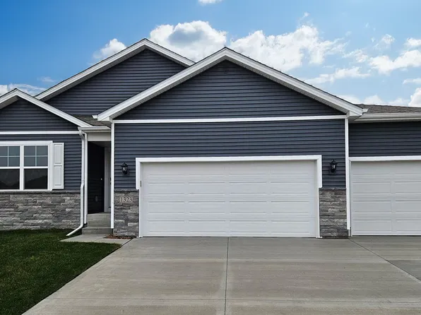 1109 Hillside Pl, Polk City, IA 50226