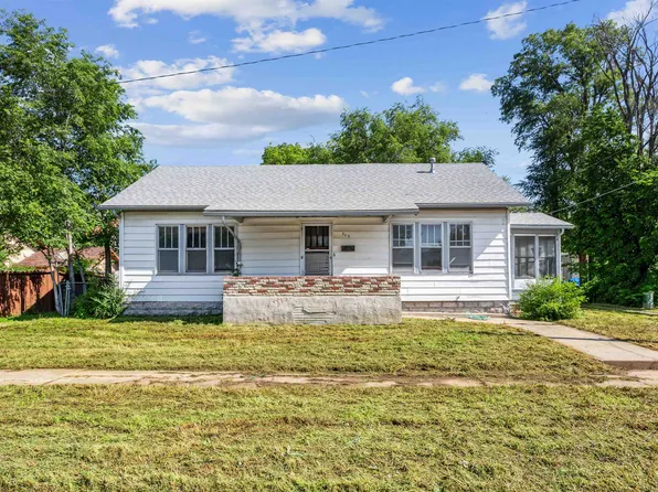315 W 4th St, Wellington, KS 67152