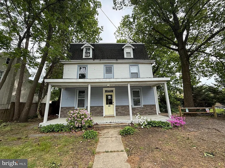 212 Warren St #2 — Photo 31