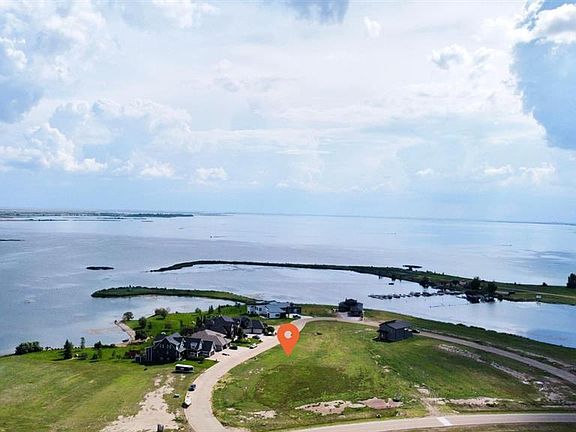 3rd image of 30 Kingfisher Estates Dr
