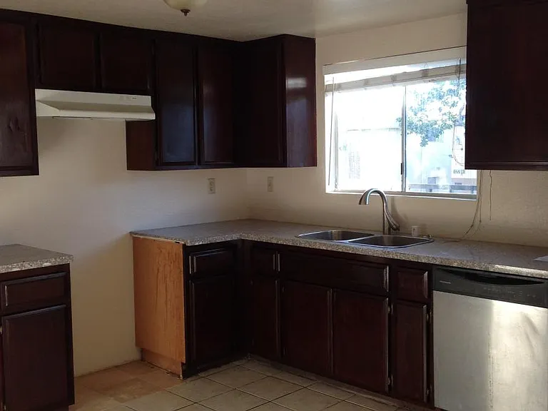 12622 Kornblum Ave #1 — Photo 10