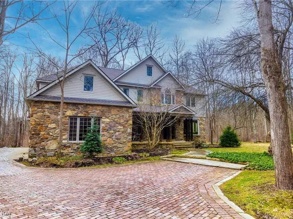 10000 Wisner Rd, Chardon, OH 44024