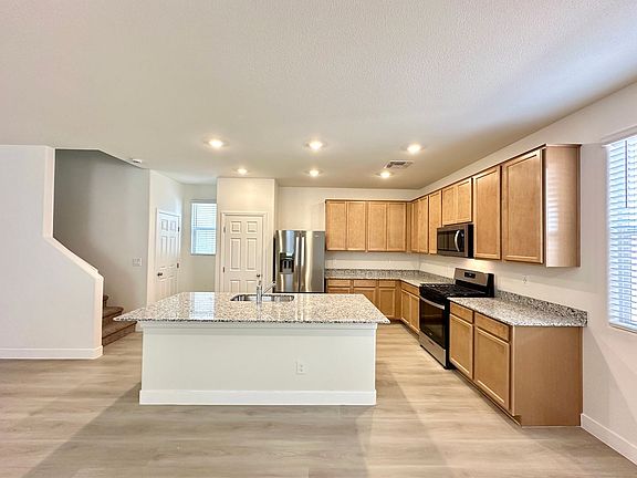 5th image of 4090 Juniper Pear Ave