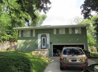 15525 S Scott Dr, Lockport, IL 60441