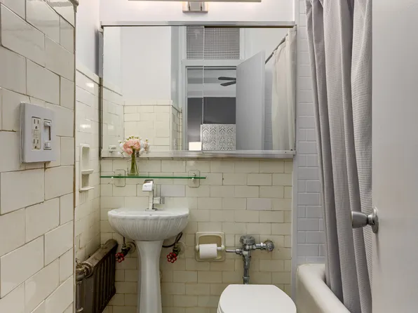 225 Central Park West image 6 of 14