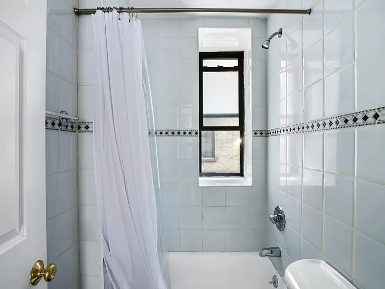 15 W 107th St #1 — Photo 2