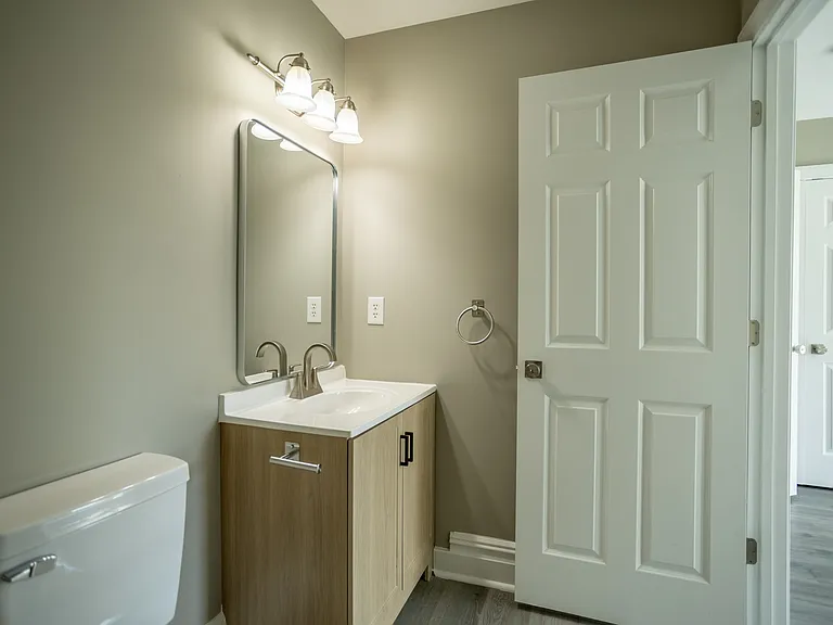 1306 W Clay St — Photo 21