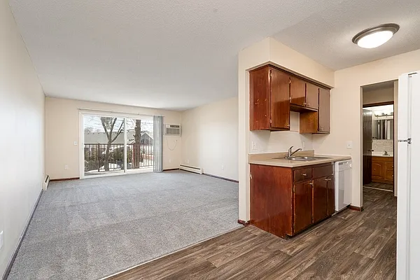 Boulder Court Apartments — Photo 10