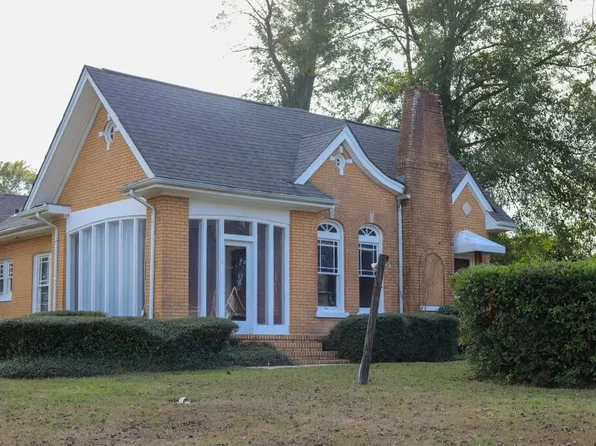 706 Tuscan Ave, Hattiesburg, MS 39401
