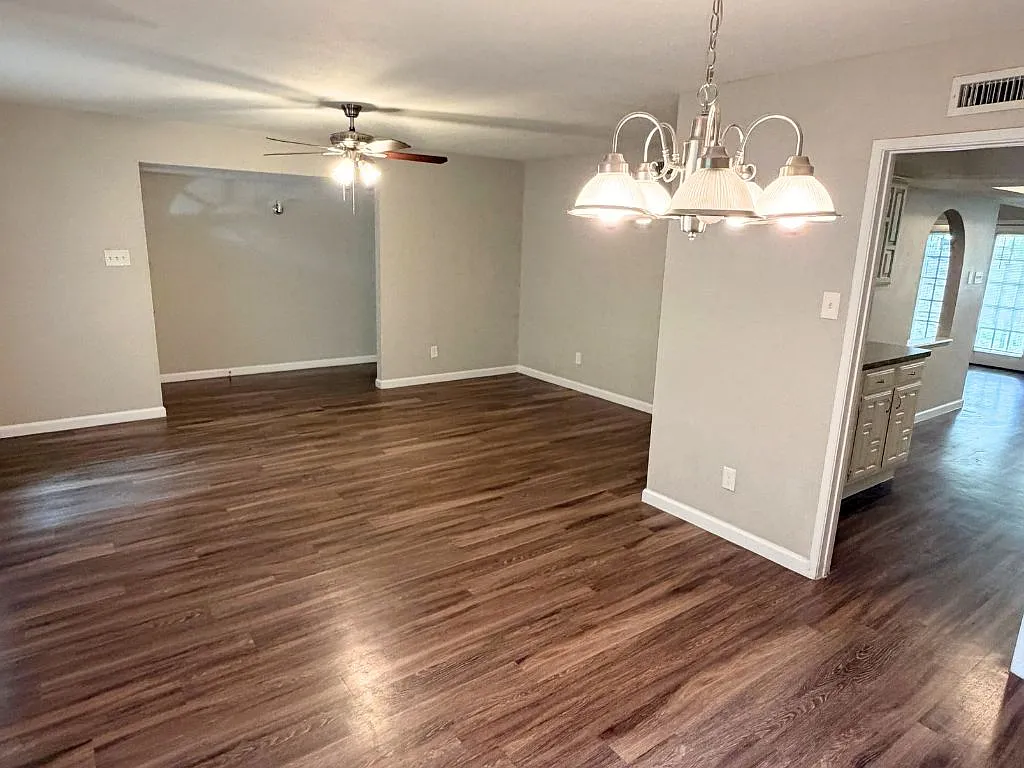 1914 Chisholm Trl. Grand Prairie, TX 75052 — Photo 3