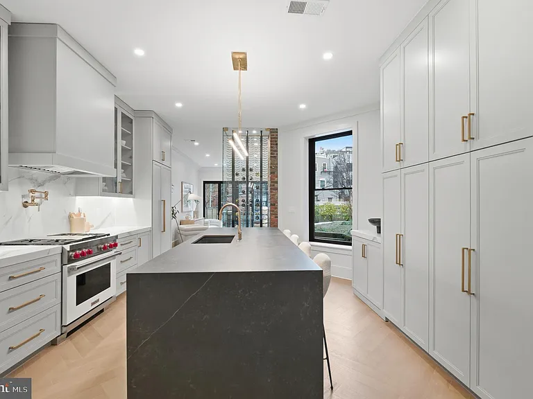 1816 Belmont Rd NW — Photo 15