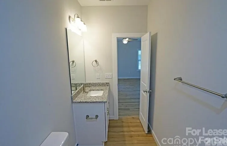 817 W Davidson Ave — Photo 11
