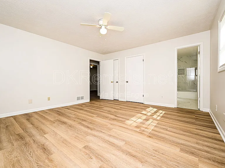 2807 Hickory Ln — Photo 6