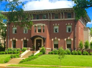 9 Kingsbury Pl, Saint Louis, MO 63112