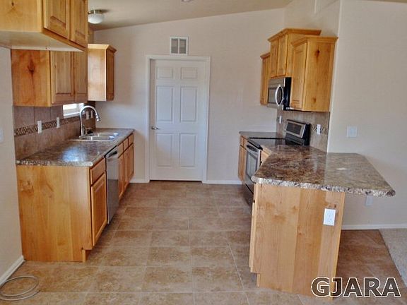 3rd image of 3155 Glendam Dr