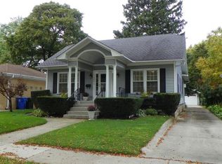 306 S Edward St, Mount Prospect, IL 60056